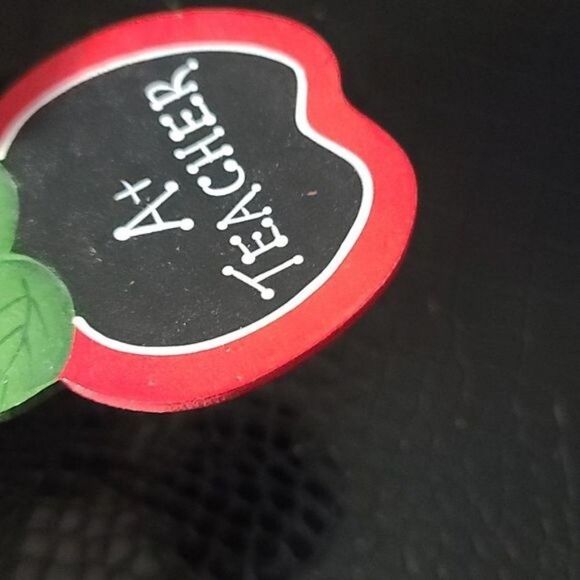 Vintage Wooden A+ Teacher Apple Chalkboard Look Pin Brooch - Picture 7 of 7